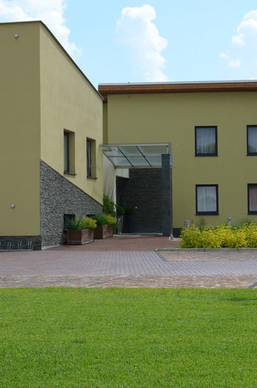 Hotel Predium Vráble Екстериор снимка
