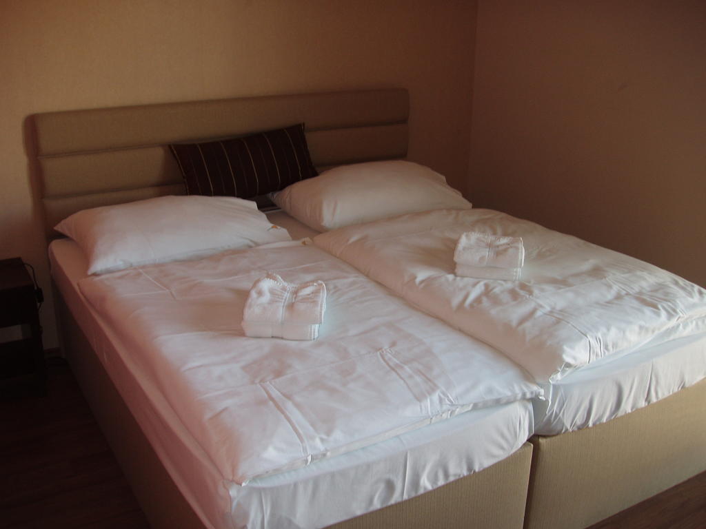 Hotel Predium Vráble Стая снимка