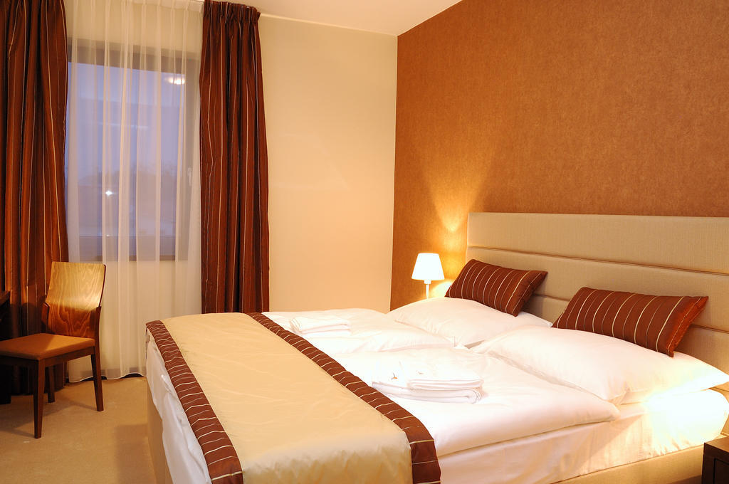 Hotel Predium Vráble Стая снимка
